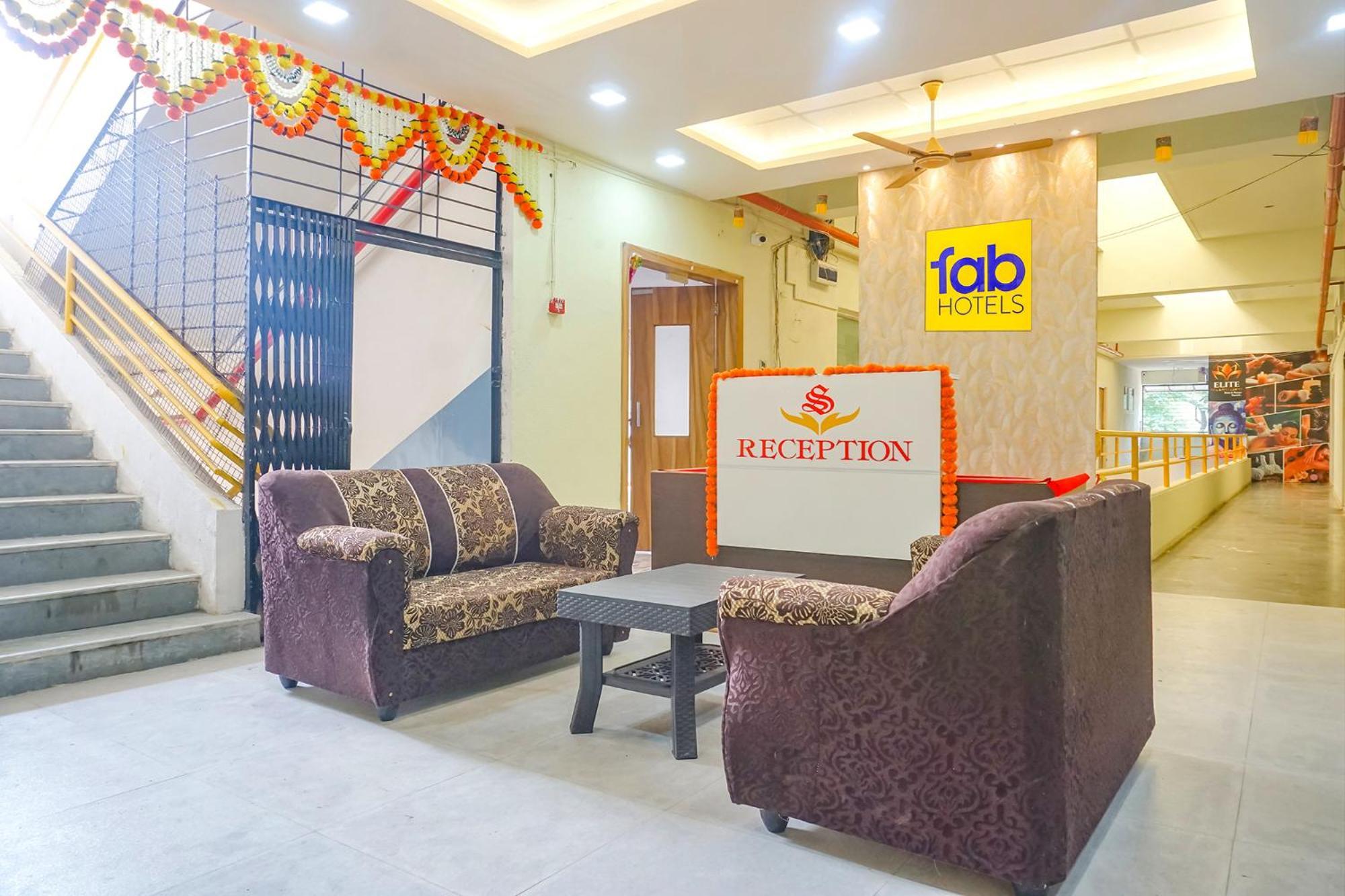 Fabhotel Om Sai - Nr Nashik Railway Station Exterior foto
